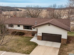 4400 Manor View Dr NW, Rochester, MN 55901