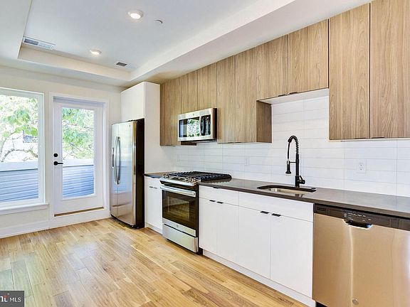 3rd image of 2010 Amber St Unit 2