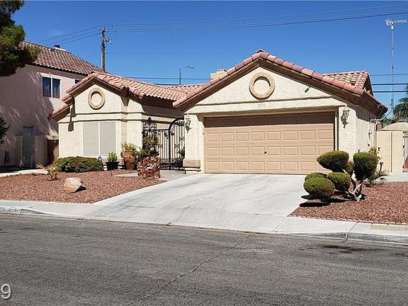 3rd image of 1070 Sleetridge Dr