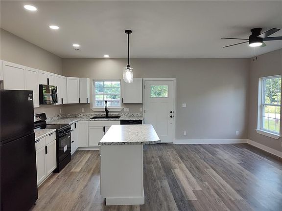 3rd image of 307 N Camden St