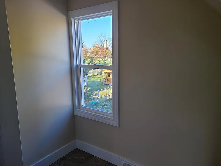 1121 Diamond Ave — Photo 11