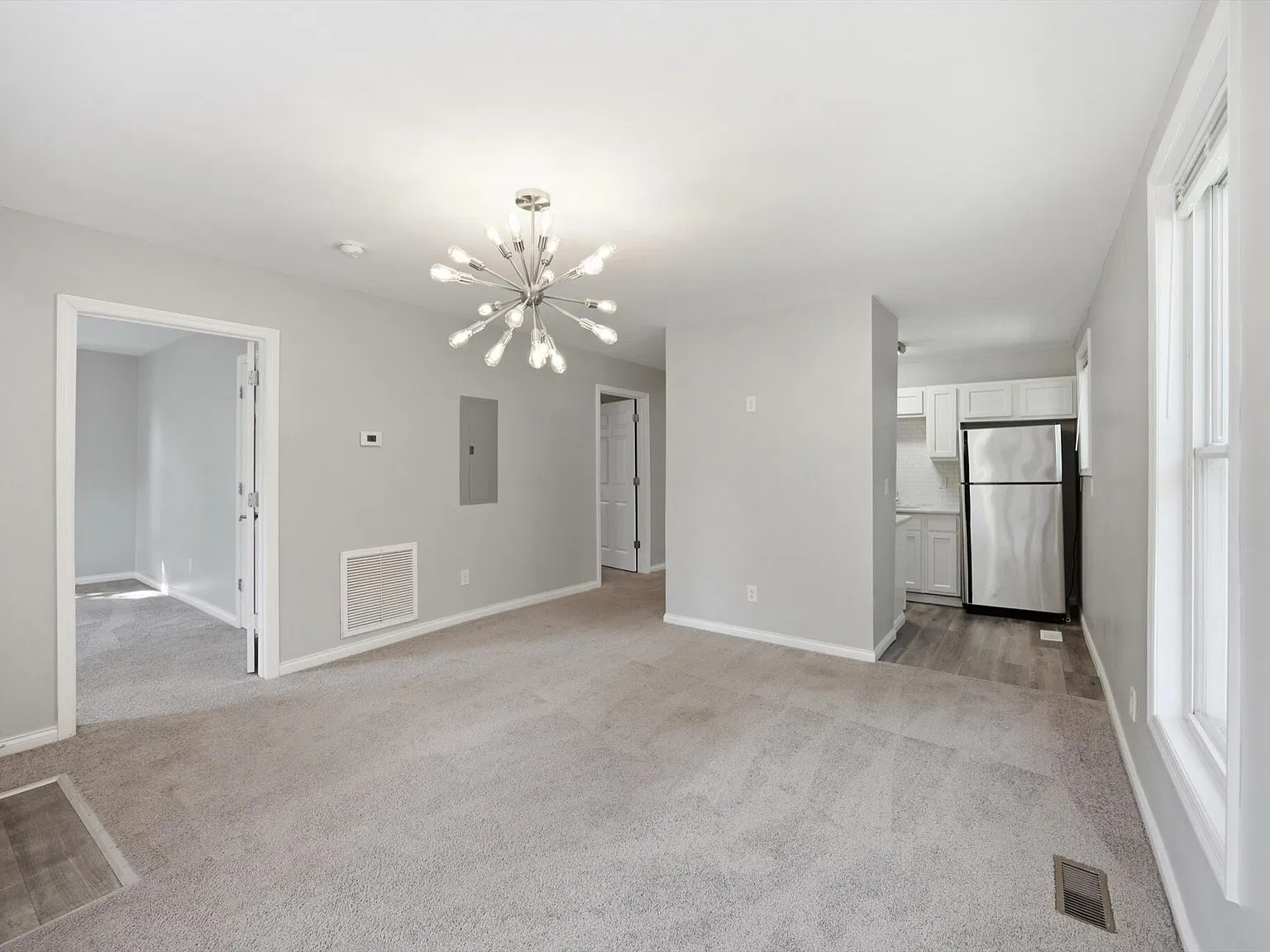 3 bed, 1043 sqft, $1,500 — Photo 3