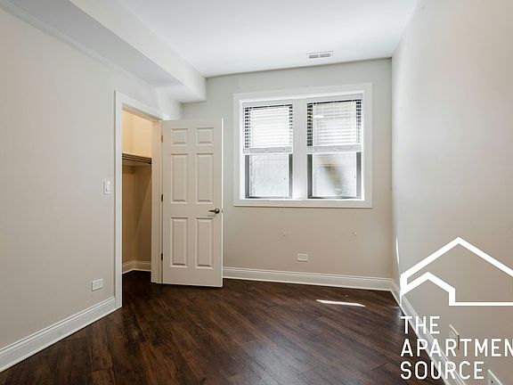 4th image of 2230 N Sawyer Ave #G