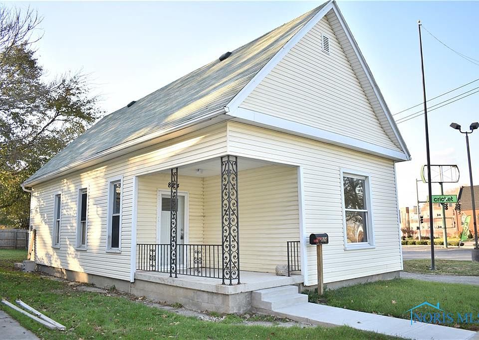 1st image of 824 Berry St