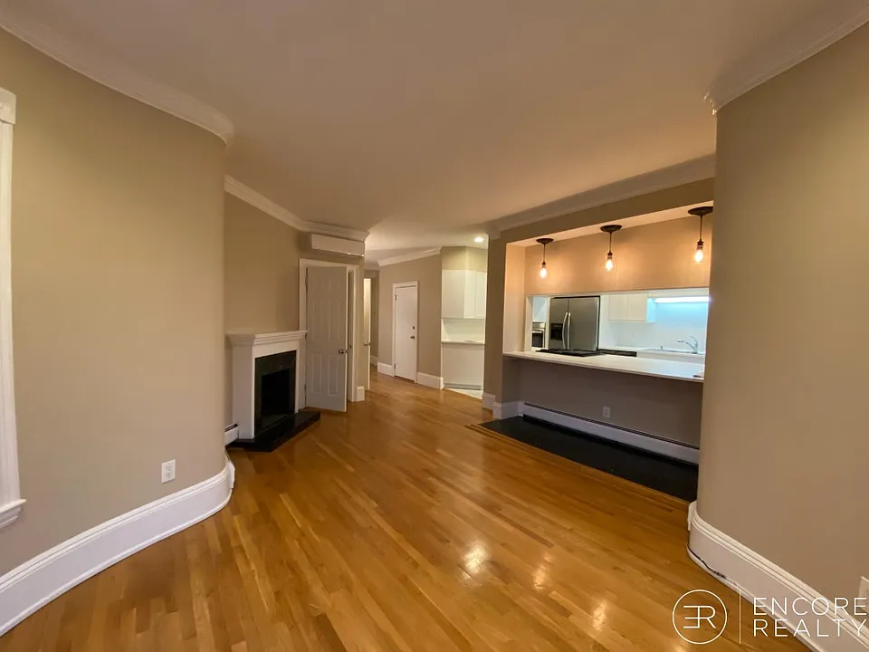 31 Longwood Ave #3