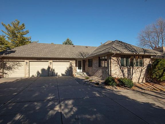 3rd image of 2213 Ferris Ln #38