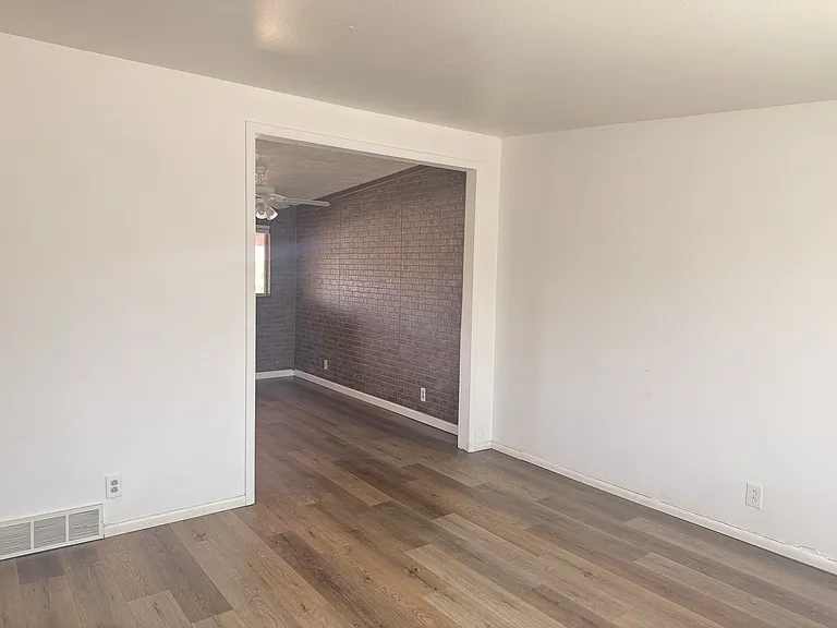 589 Oquirrh Ave — Photo 4