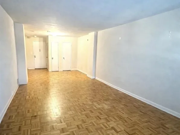 89-00 170 Street #3J, Jamaica, NY 11432