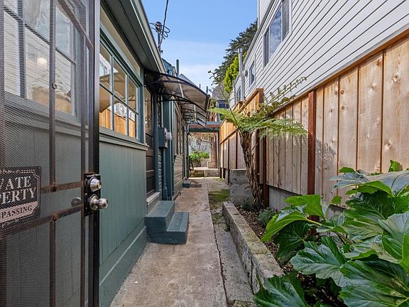 3rd image of 360 Bradford St