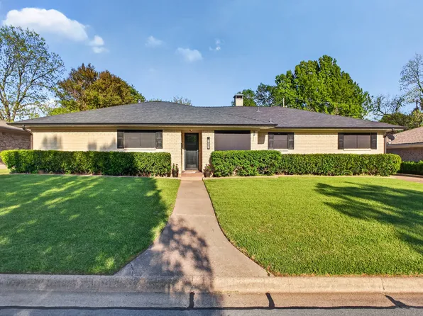 1907 Wes Hardin Cir, Bonham, TX 75418