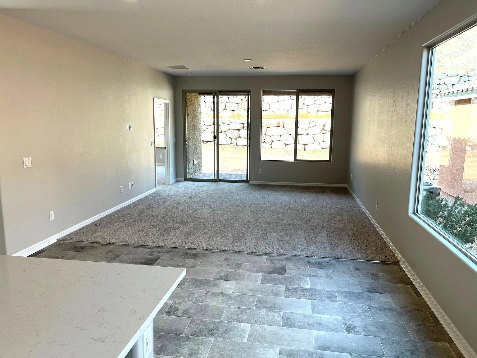 2 bed, 1390 sqft, $1,880 — Photo 3