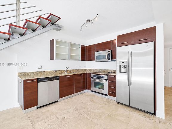 5th image of 41 SE 5th St APT 906