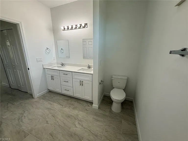 1115 Cove St E — Photo 11