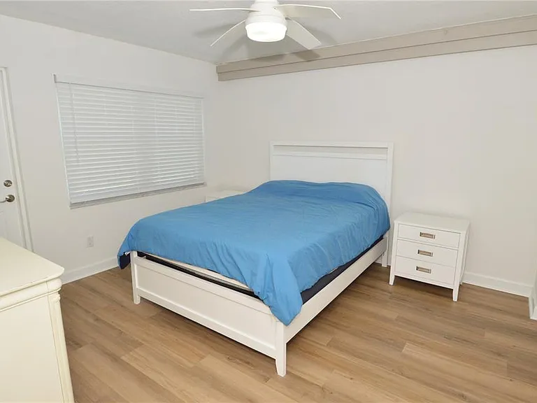 4700 Cove Cir #107 — Photo 25