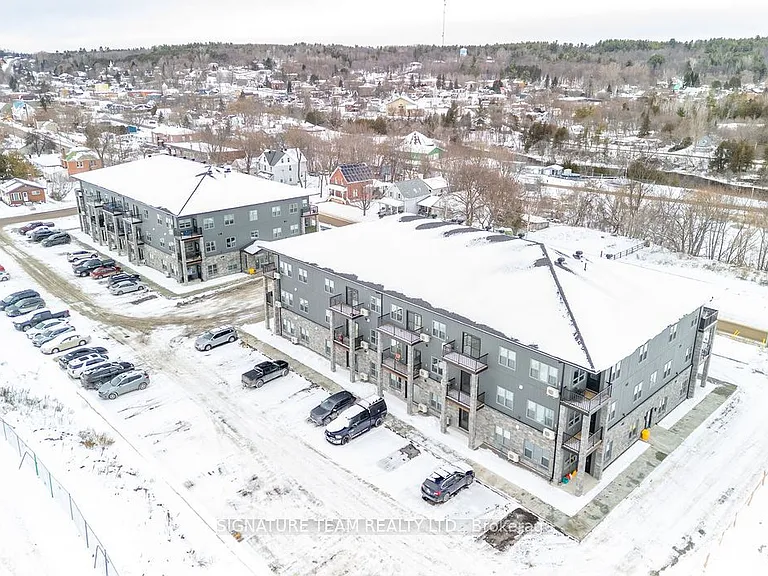 78 Queen St #204 — Photo 4