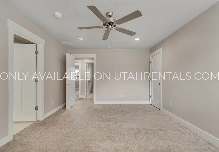 1638 E Aspen Loop — Photo 14