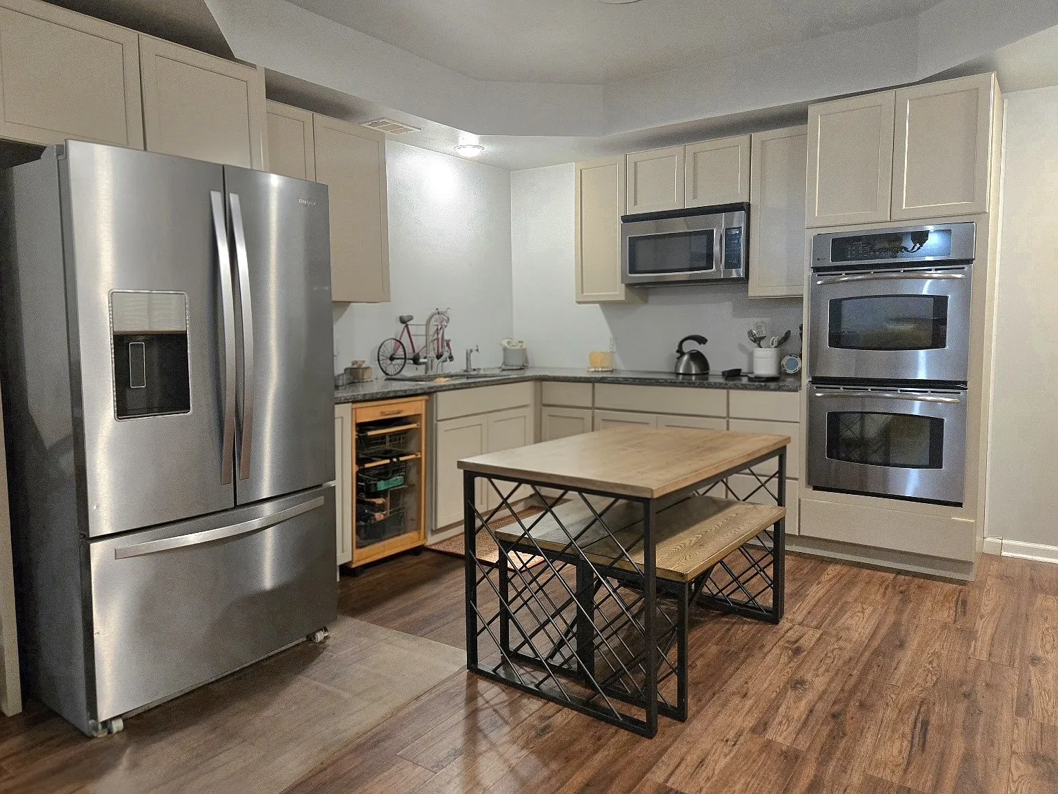2 bed, $2,100 — Photo 2