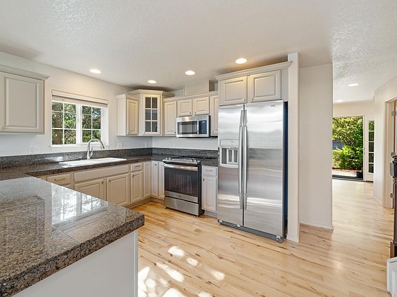 5th image of 13150 D St #17