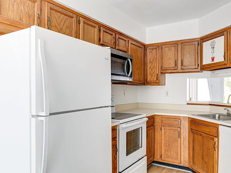 7826 Fitzgerald Ct — Photo 13