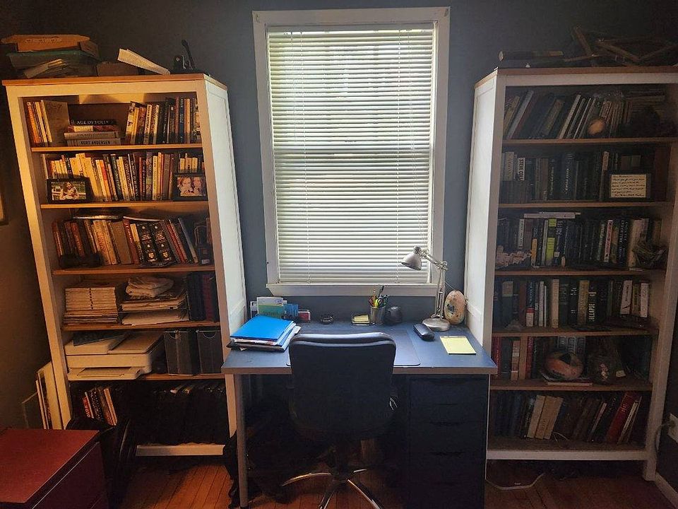 Unique 1br, 1st flr Mansion Apt. June 1 AVAIL Hdwd flrs, tall ceilings