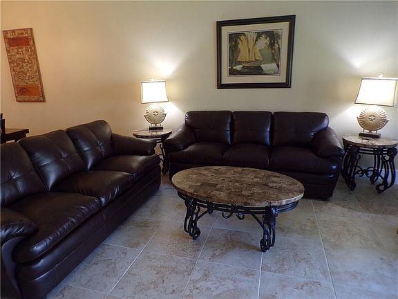 3rd image of 7 Harbour Isle Dr E Unit 106