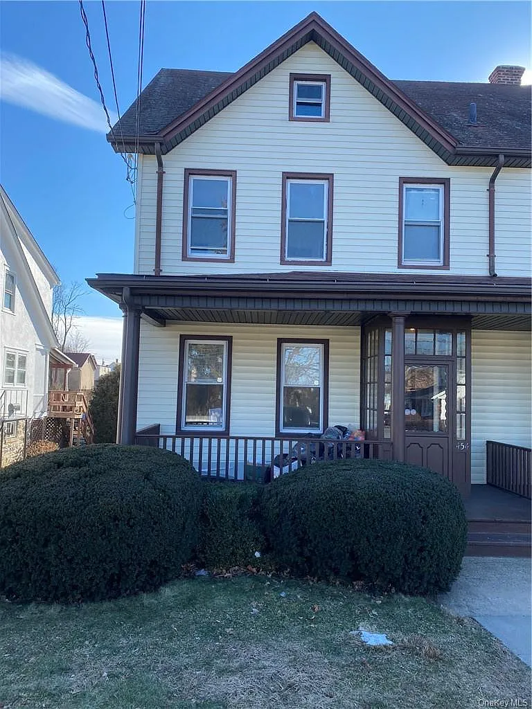 3 bed, 1.0 bath, 1100 sqft, $3,000 — Photo 1