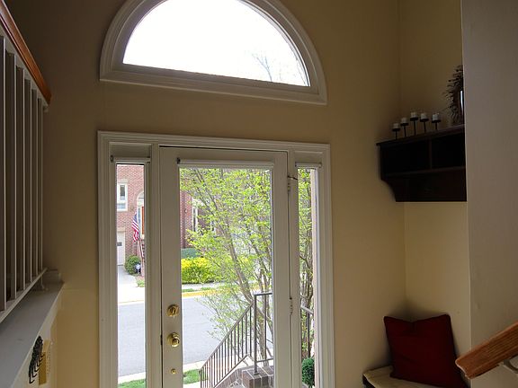 2nd image of 10176 Turnberry Pl