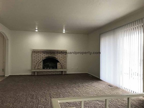 3rd image of 1090 E Montclair Dr