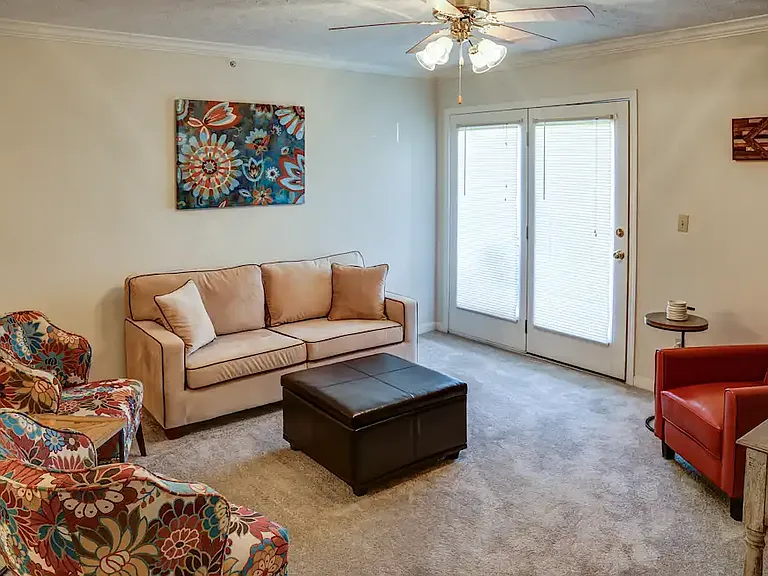Providence Hill Apartments — Photo 32