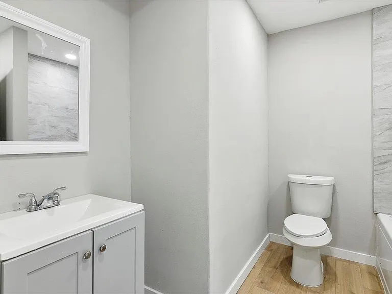 305 Rhode Island St — Photo 9