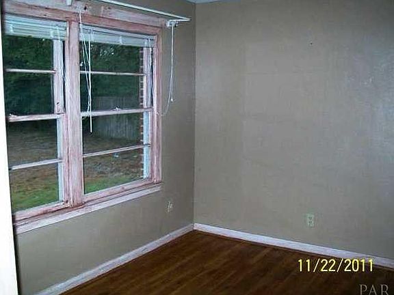5th image of 1470 W Detroit Blvd