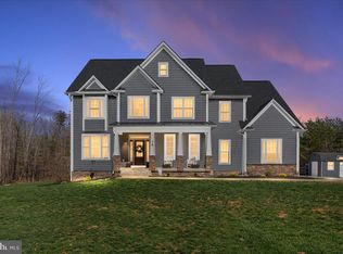 10 Cardinal Crest Dr, Fredericksburg, VA 22406