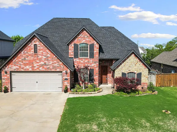 1111 NE Saint Ives Rd, Bentonville, AR 72712