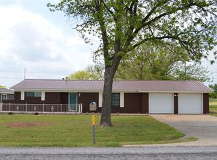 644 Bell Rd S, Iowa Park, TX 76367