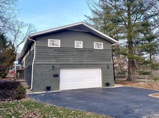 650 Green Briar Ln, Lake Forest, IL 60045