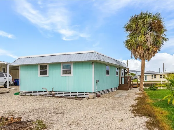 3844 Phoenix Dr, Saint James City, FL 33956