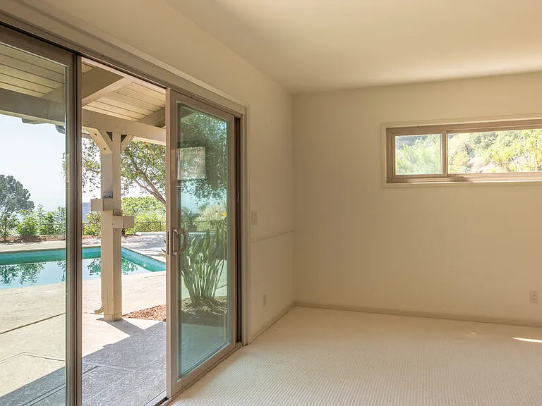 1365 N Wetherly Dr — Photo 17