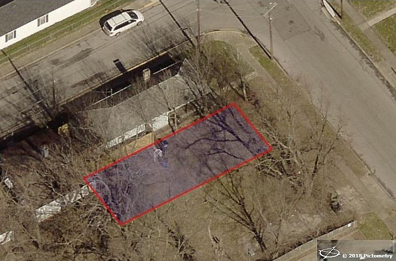 2nd image of 760 Charles Ave