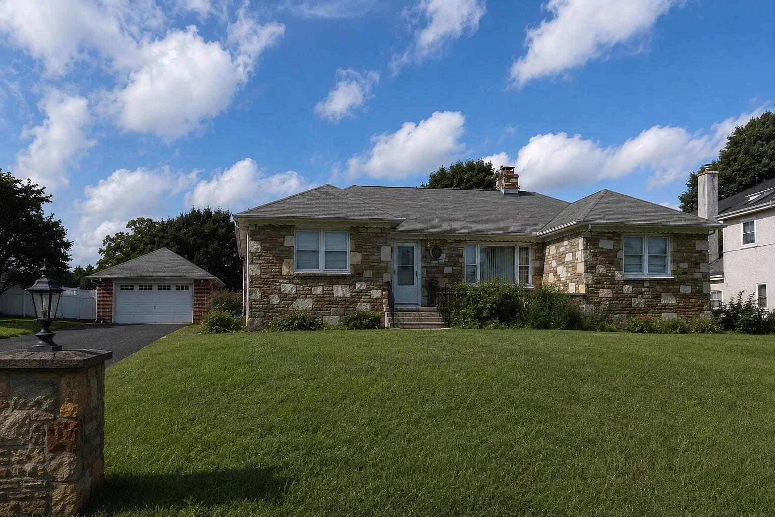 3 bed, 1571 sqft, $3,000 — Photo 1