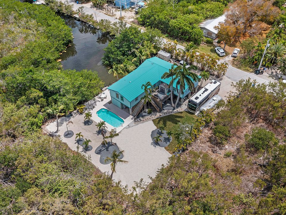1st image of 19563 Canal Dr