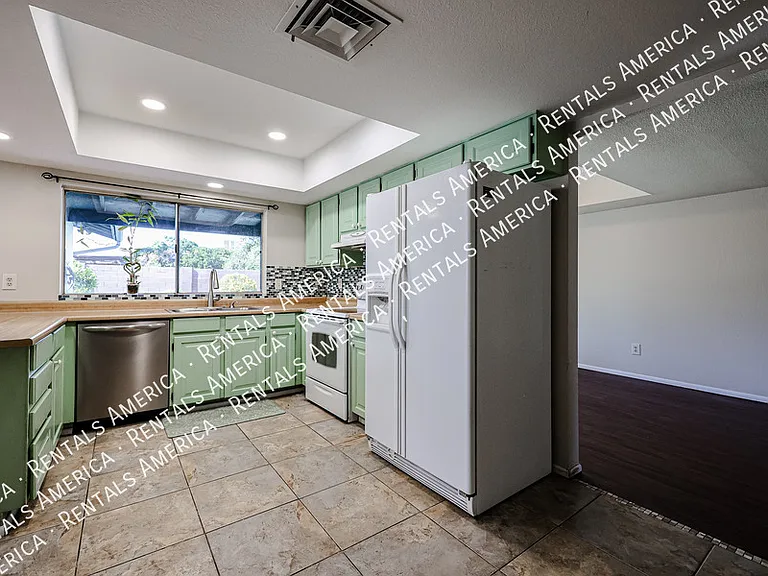 2466 W Onza Ave — Photo 32