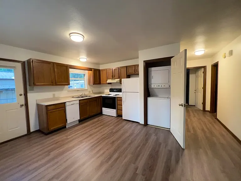108 Raymond Buckner Dr #B — Photo 2