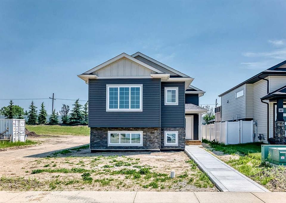 1st image of 121 S Aztec Cres