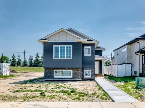 121 S Aztec Cres, Blackfalds, AB T4M 0M2