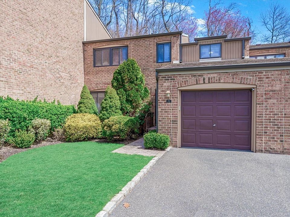 70 Windsor Gate Drive, New Hyde Park, NY 11040 | Zillow