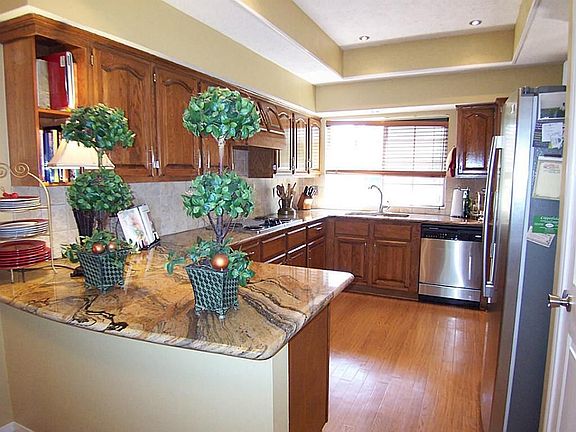5th image of 7803 Villa Lake Dr