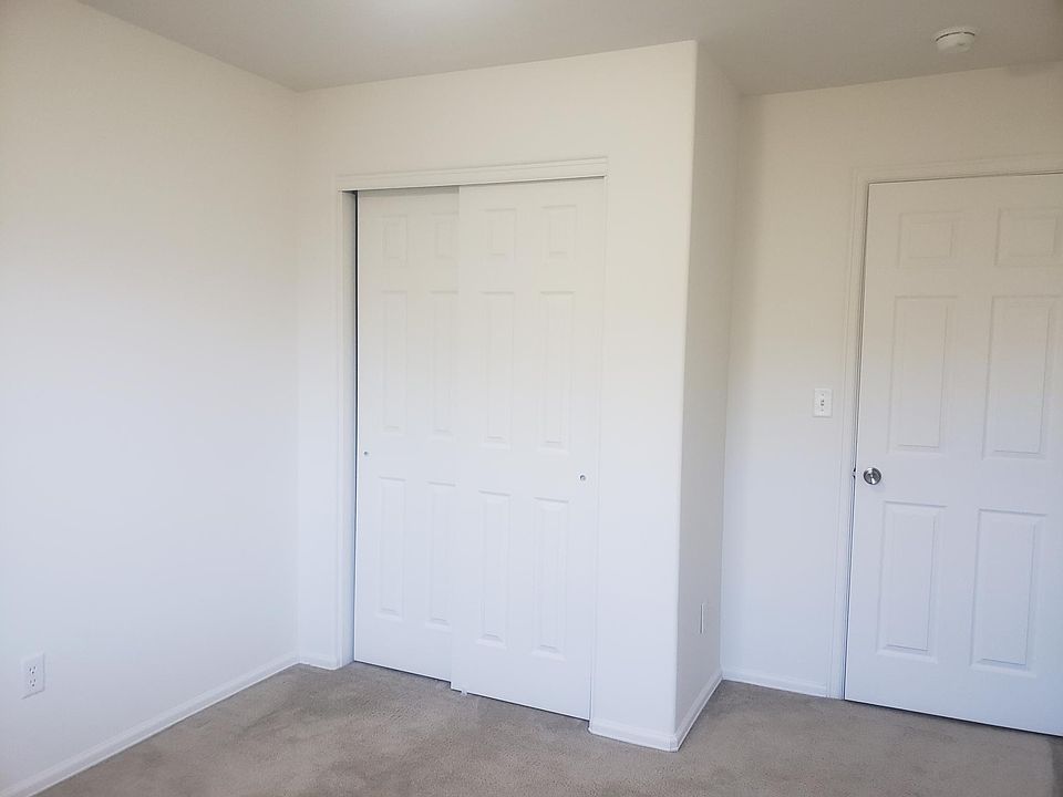Upstairs bedroom 1