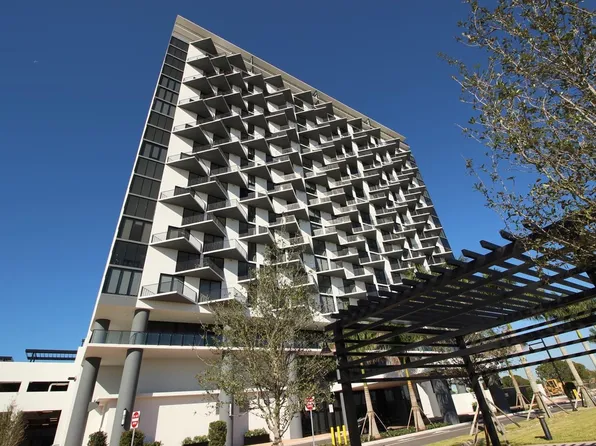 5300 Paseo Dr #306, Doral, FL 33166