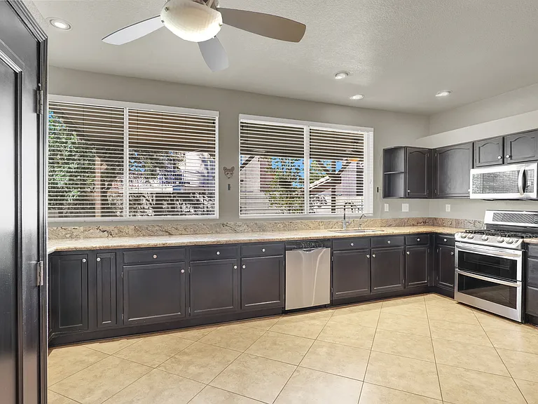 133 Serenade Ct — Photo 10
