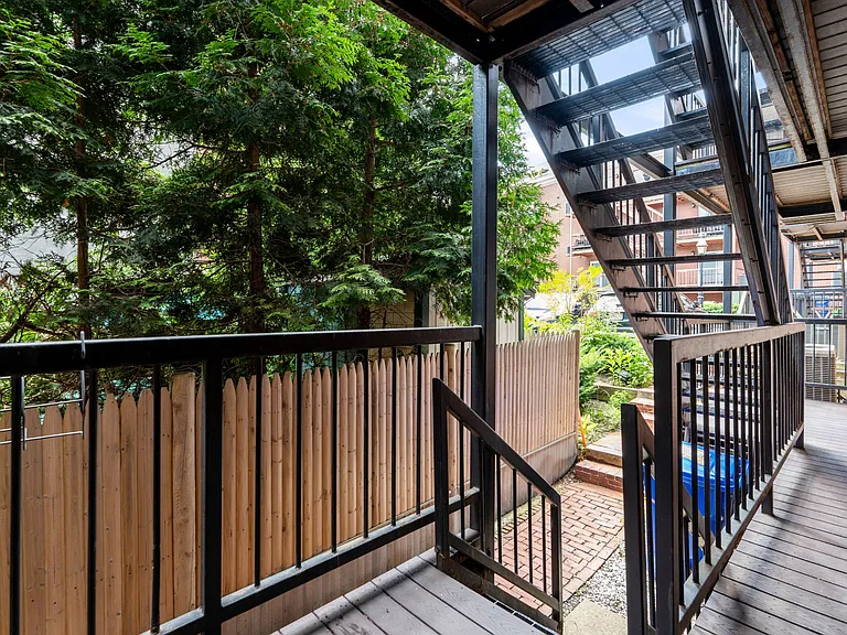 15 Henley St #A — Photo 20